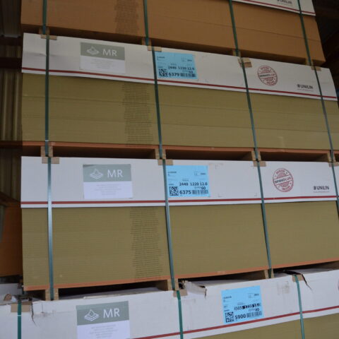 MDF-Platten aus Holzfaserwerkstoff mit glatter Oberfläche und präzisen Kanten Dekorative MDF-Platten in unterschiedlichen Farben und Oberflächen für den Innenausbau