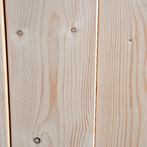 Nahaufnahme von gehobelter Spruce Hobelware mit natürlicher Holzmaserung