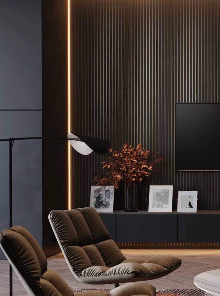 Moderne dunkle Holz-Akustikpaneele hinter hellem Sessel mit Designleuchte